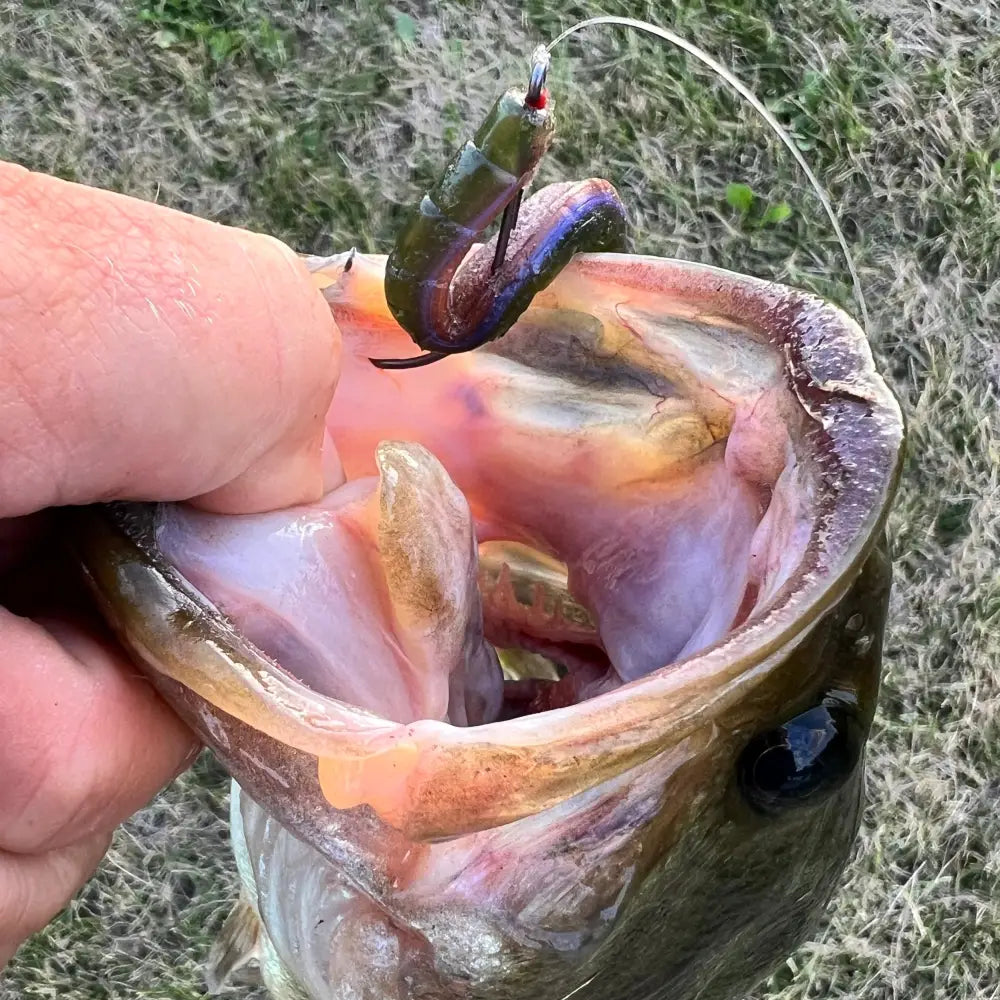 Missile Baits Magic Worm (14pk) - fishing lures
